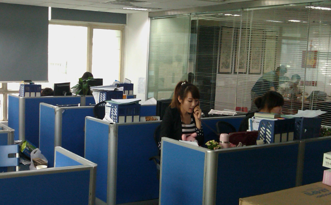 广州市切尔西皮具有限公司时尚手袋定制生产流程及工艺标准详解